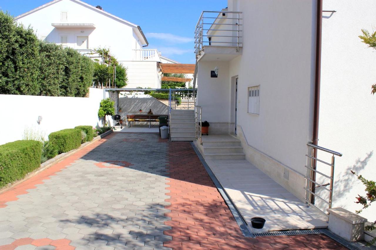 Villa Marta Apartmani Trogir Exteriör bild