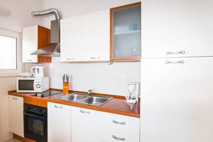 Villa Marta Apartmani Trogir Exteriör bild