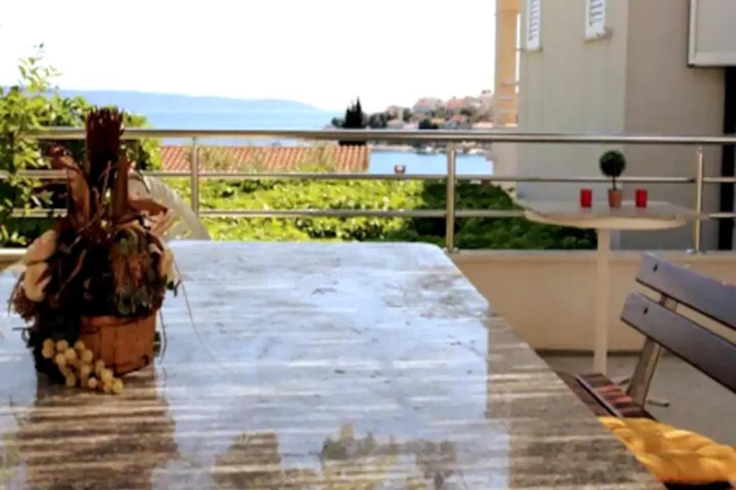 Villa Marta Apartmani Trogir Exteriör bild