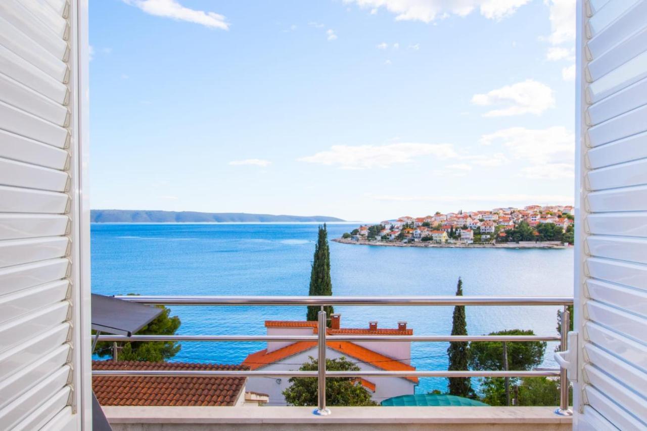 Villa Marta Apartmani Trogir Exteriör bild