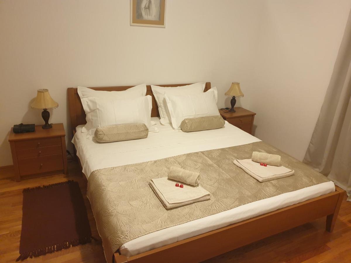 Villa Marta Apartmani Trogir Exteriör bild