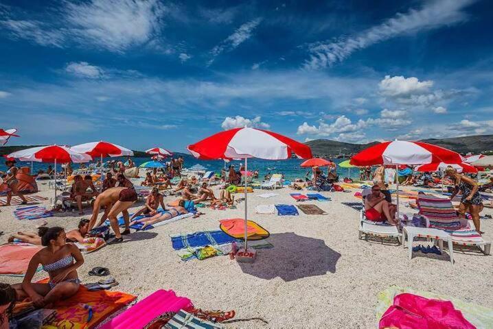 Villa Marta Apartmani Trogir Exteriör bild